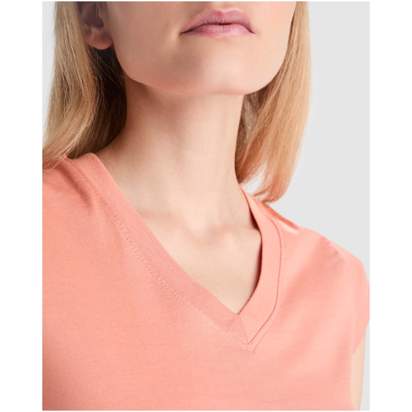 T-shirts publicitaires - T-shirt de 155 g/m² Victoria à col en V et manches courtes pour femme - 2